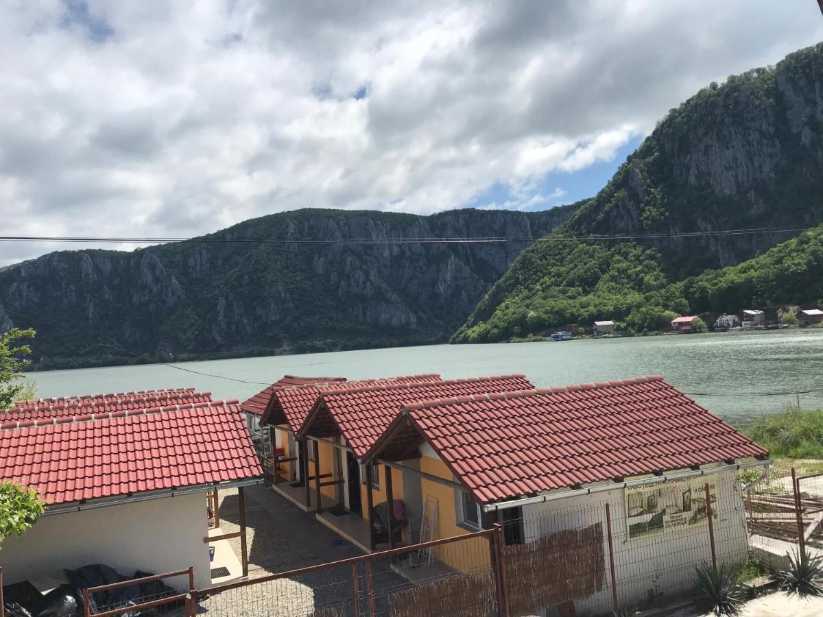Casa Panoramic Villa Dubova Eksteriør billede